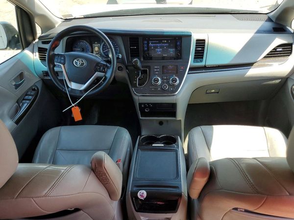 2015 TOYOTA SIENNA