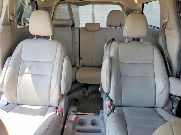 2015 TOYOTA SIENNA