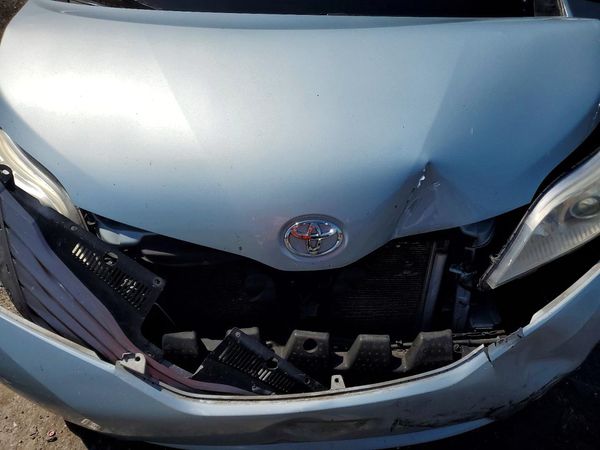 2015 TOYOTA SIENNA