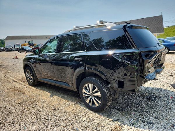 2024 NISSAN PATHFINDER SL