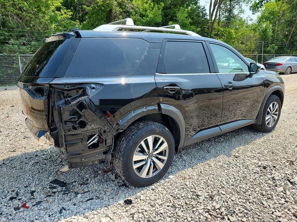 2024 NISSAN PATHFINDER SL