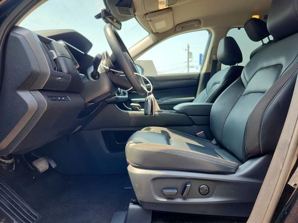 2024 NISSAN PATHFINDER SL