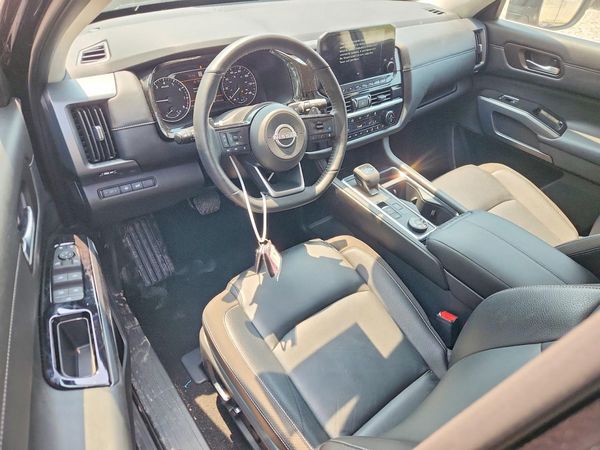 2024 NISSAN PATHFINDER SL