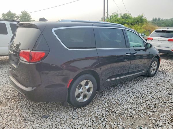 2017 CHRYSLER PACIFICA Touring L Plus