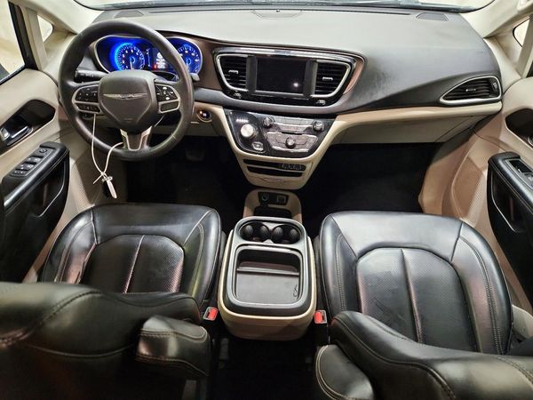 2021 CHRYSLER VOYAGER LXI