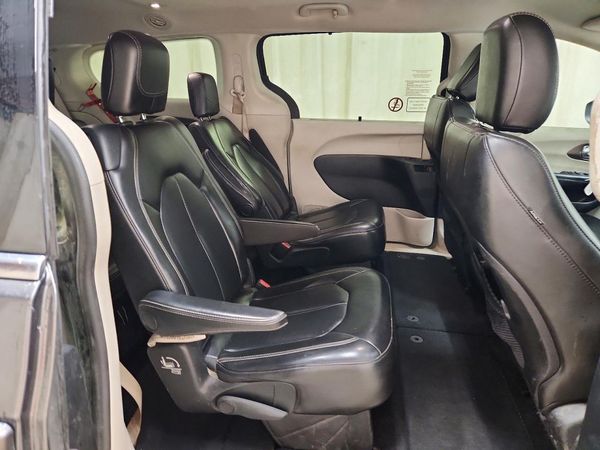 2021 CHRYSLER VOYAGER LXI