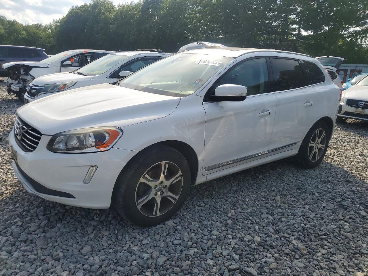 2015 VOLVO XC60 Premier+ (non R design)