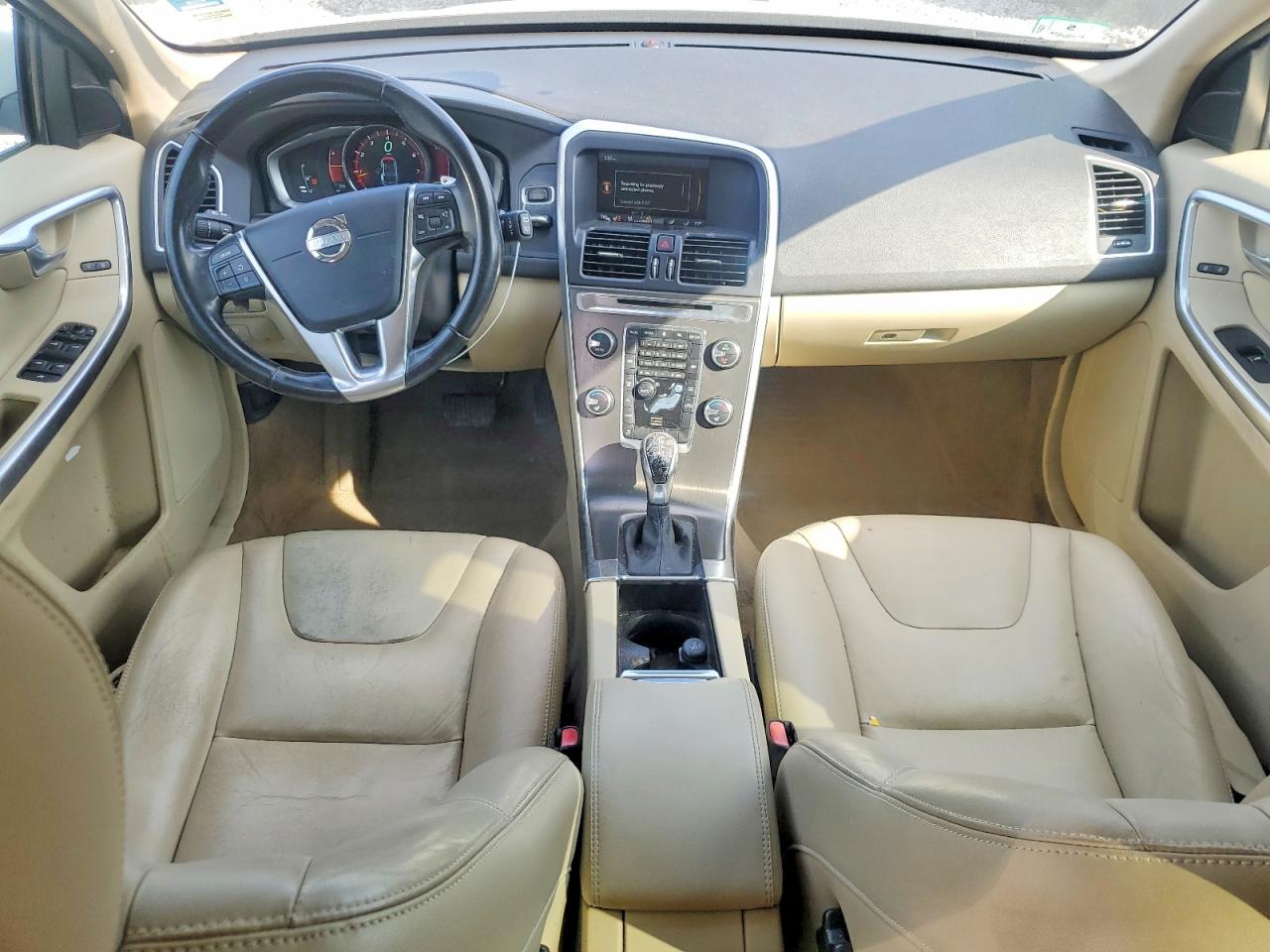 2015 VOLVO XC60 Premier+ (non R design)