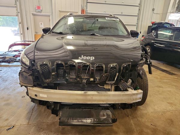 2018 JEEP CHEROKEE LATITUDE PLUS 4X4