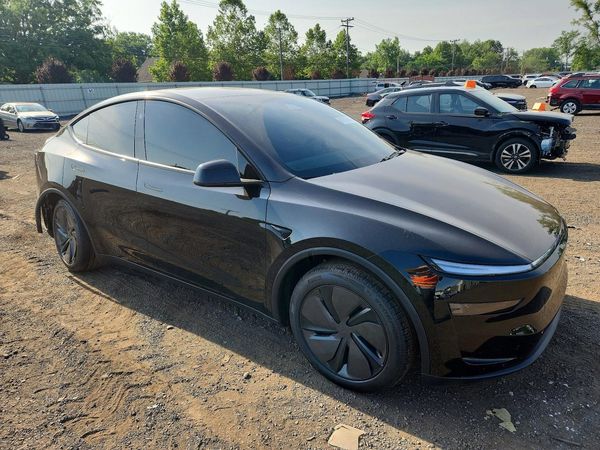 2026 TESLA MODEL Y