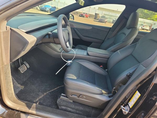 2026 TESLA MODEL Y