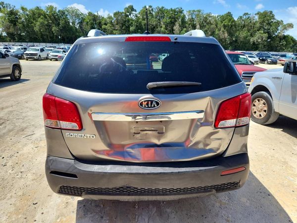 2013 KIA SORENTO Base / LX