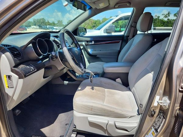 2013 KIA SORENTO Base / LX