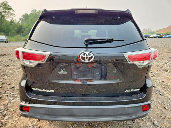 2016 TOYOTA HIGHLANDER