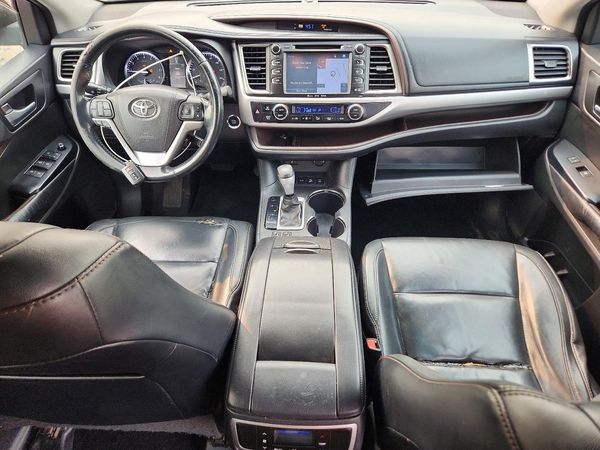 2016 TOYOTA HIGHLANDER