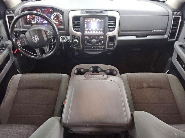 2016 RAM 1500 SLT