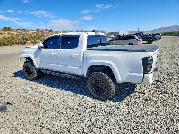 2017 TOYOTA TACOMA