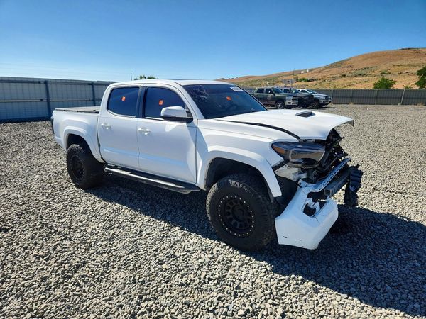 2017 TOYOTA TACOMA