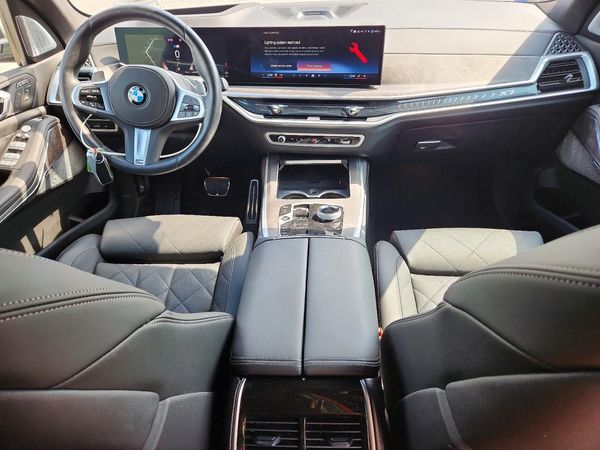 2025 BMW X7