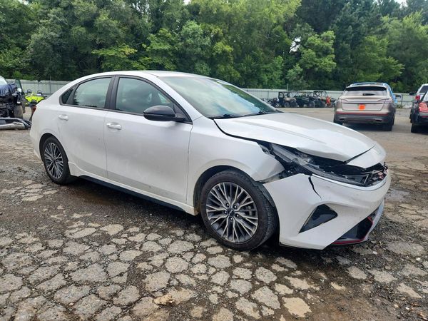2022 KIA FORTE GT Line