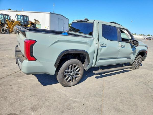 2024 TOYOTA TUNDRA Platinum