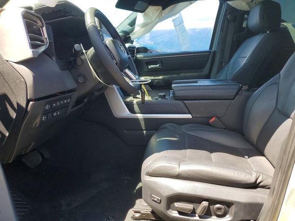 2024 TOYOTA TUNDRA Platinum
