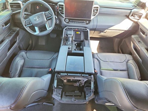 2024 TOYOTA TUNDRA Platinum