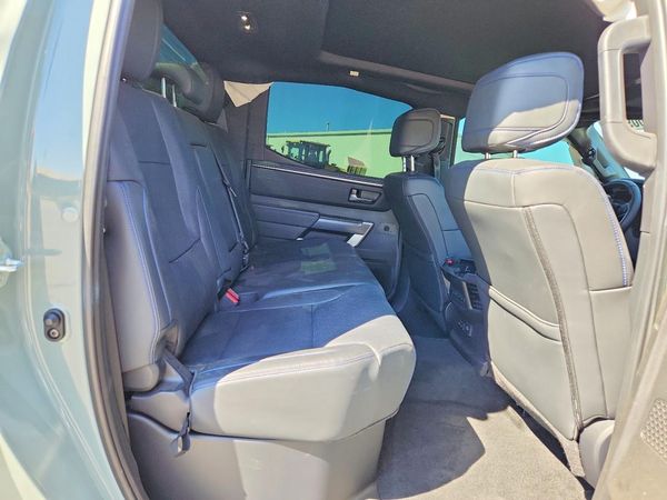 2024 TOYOTA TUNDRA Platinum