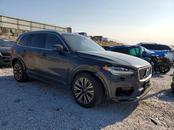 2021 VOLVO XC90 Momentum