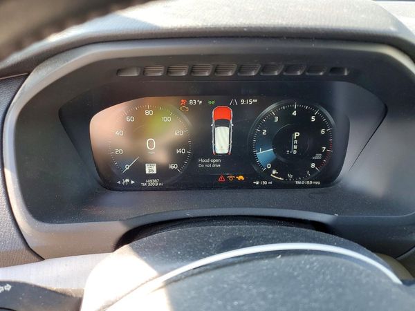 2021 VOLVO XC90 Momentum
