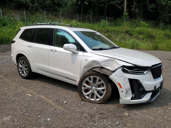 2020 CADILLAC XT6 Platinum Sport / Sport — Passenger 3/4