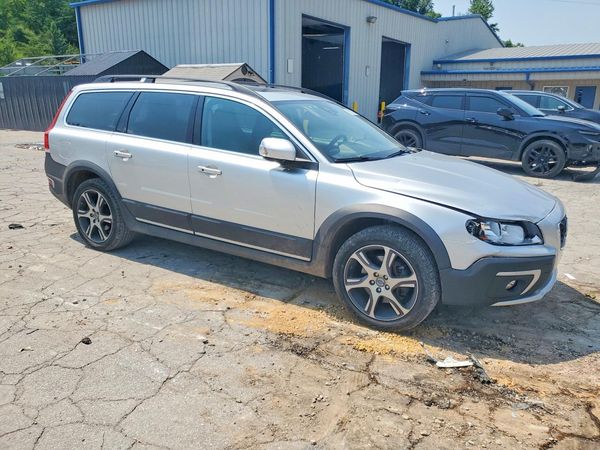 2014 VOLVO XC70