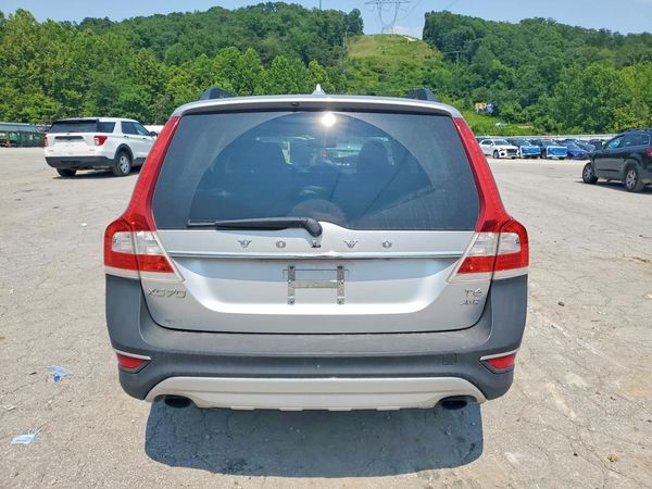 2014 VOLVO XC70