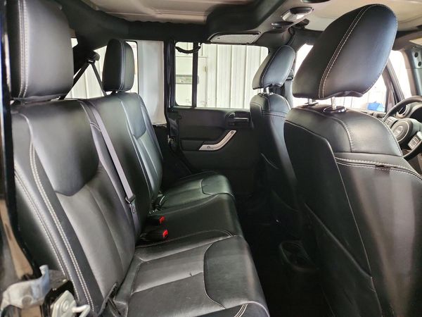2017 JEEP WRANGLER UNLIMITED SAHARA 4X4