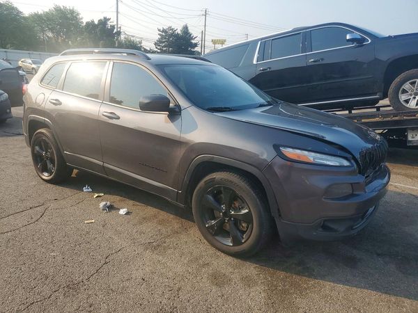 2018 JEEP CHEROKEE — Passenger 3/4