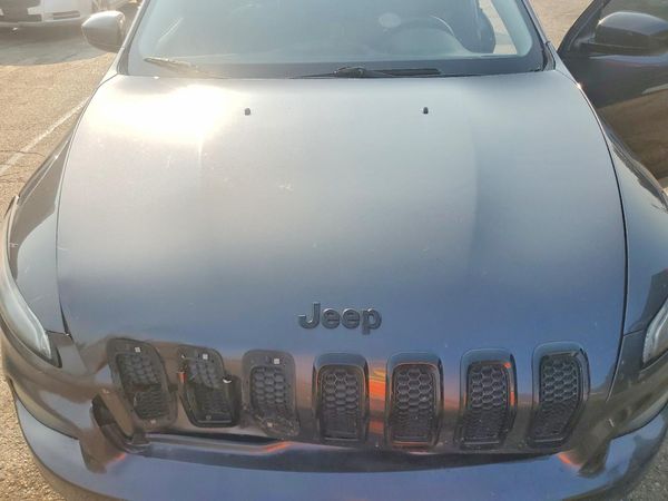 2018 JEEP CHEROKEE — Engine bay
