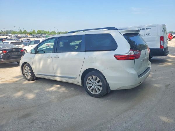 2017 TOYOTA SIENNA