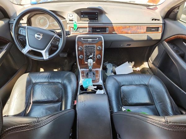 2013 VOLVO XC70