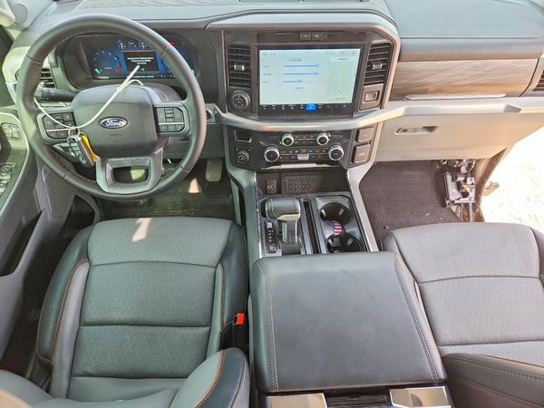 2025 FORD F150