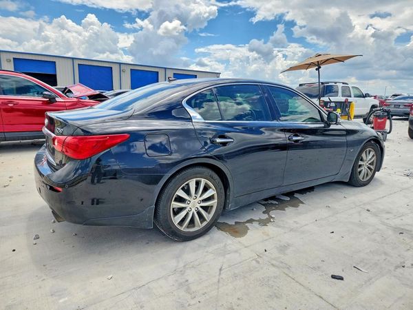 2015 INFINITI Q50
