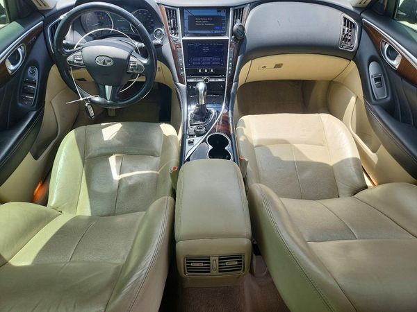 2015 INFINITI Q50