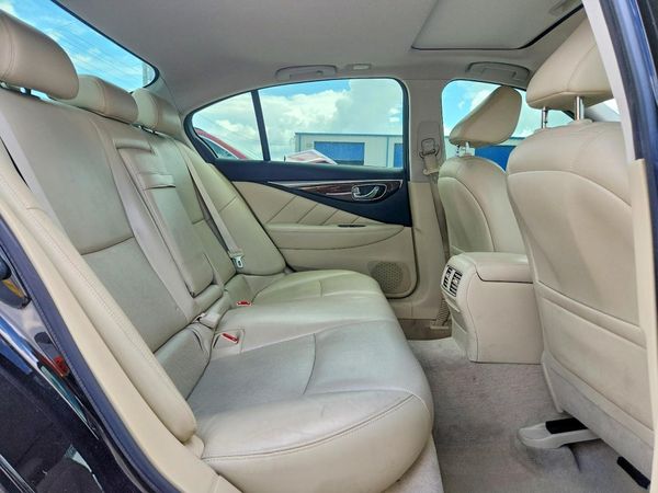 2015 INFINITI Q50