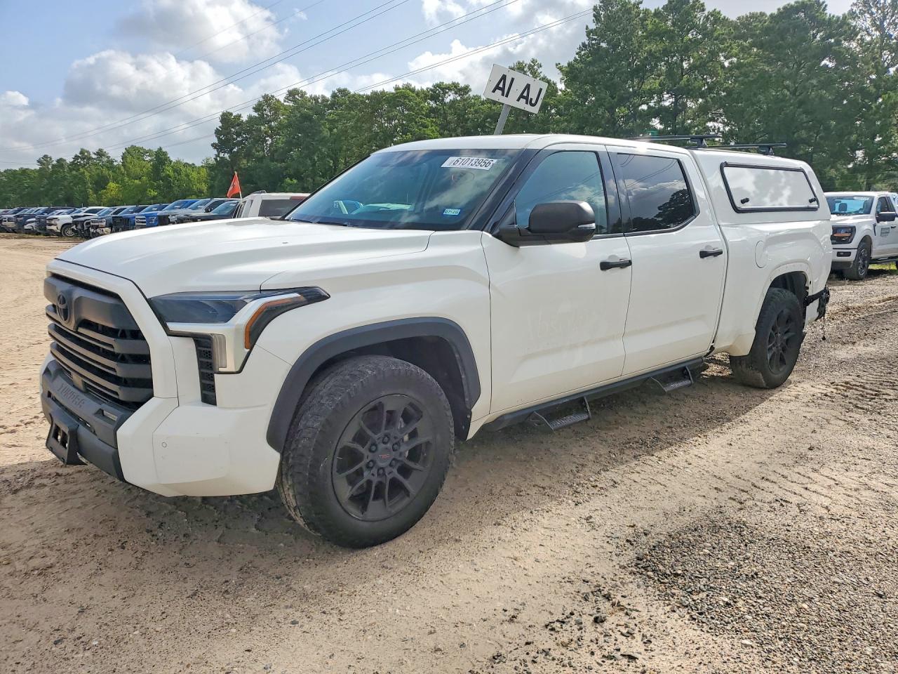 2023 TOYOTA TUNDRA SR5