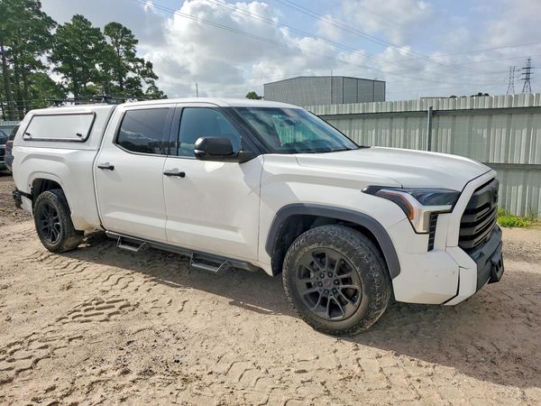 2023 TOYOTA TUNDRA SR5