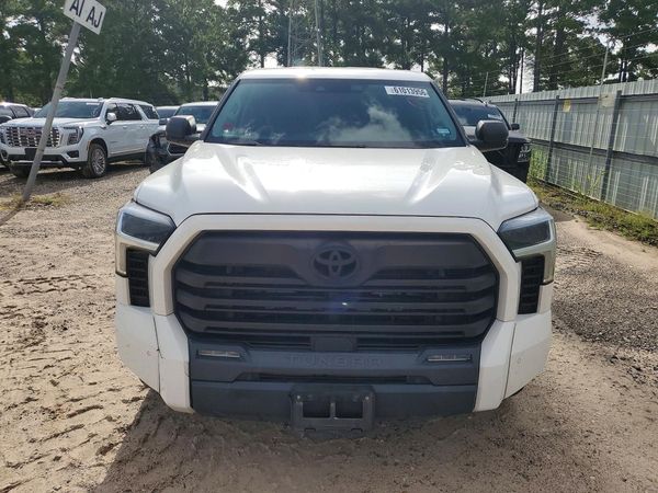 2023 TOYOTA TUNDRA SR5