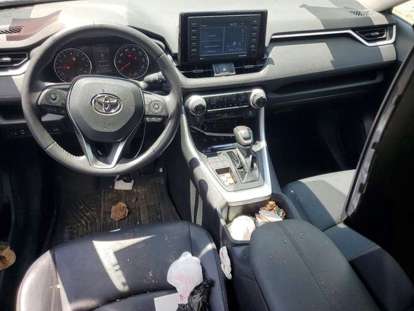 2022 TOYOTA RAV4 XLE Premium