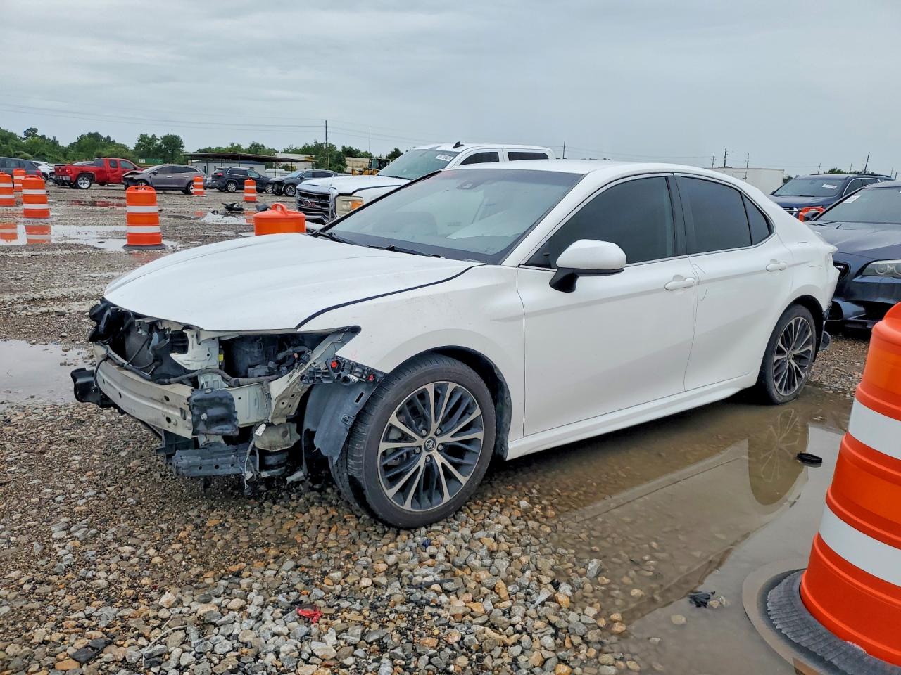 2020 TOYOTA CAMRY SE