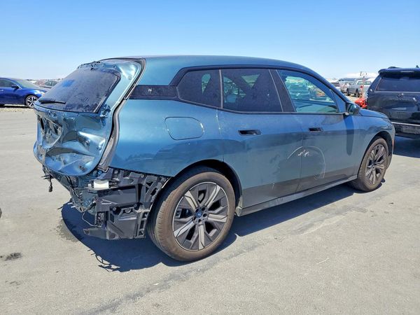 2025 BMW IX