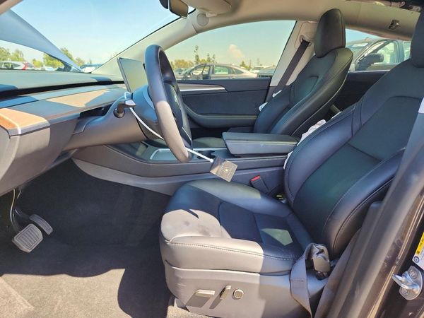 2025 TESLA MODEL Y