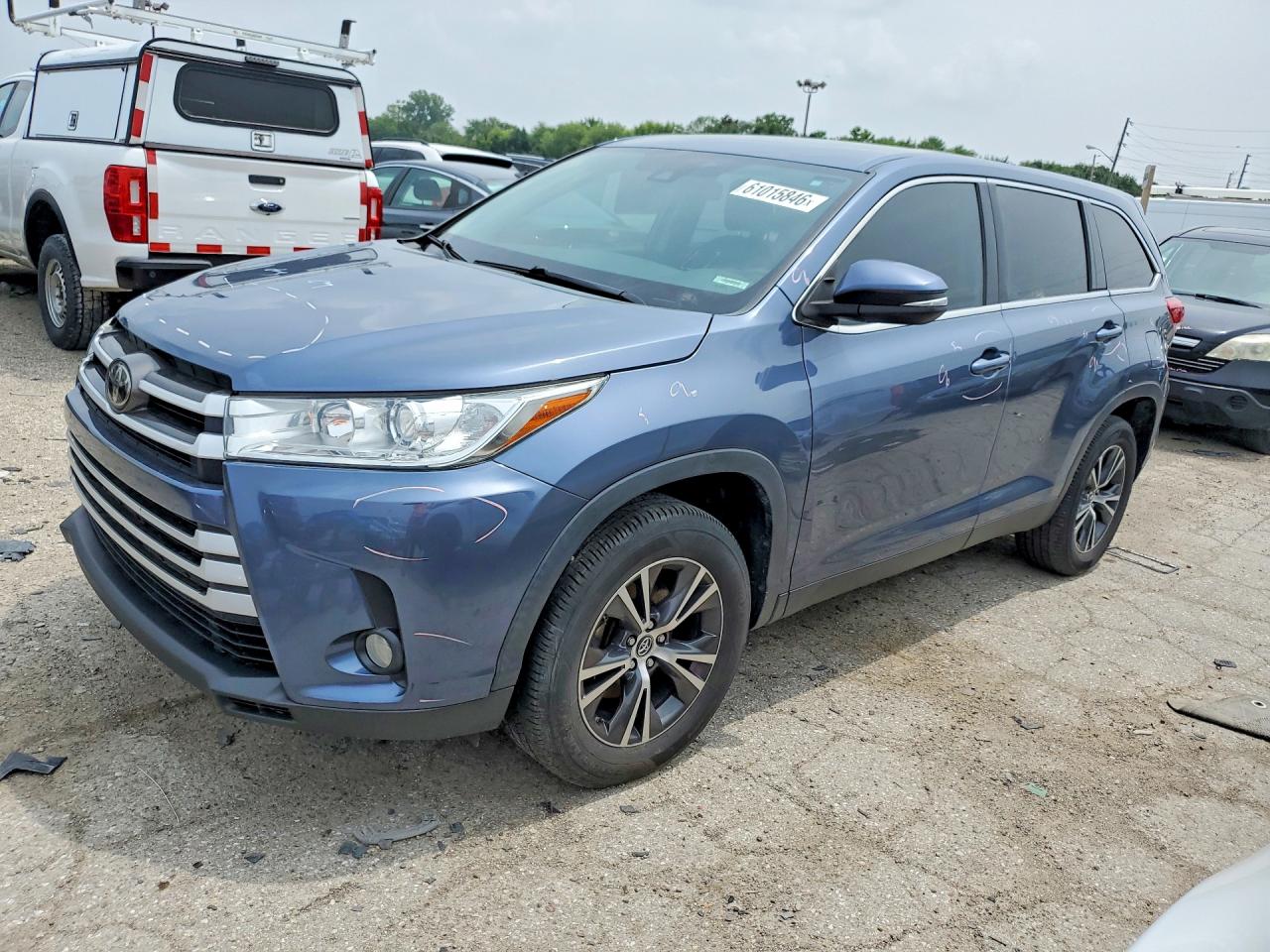 2019 TOYOTA HIGHLANDER LE/LE Plus